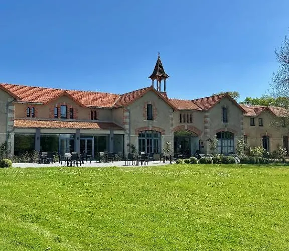 Domaine De Brandois Отель 2*