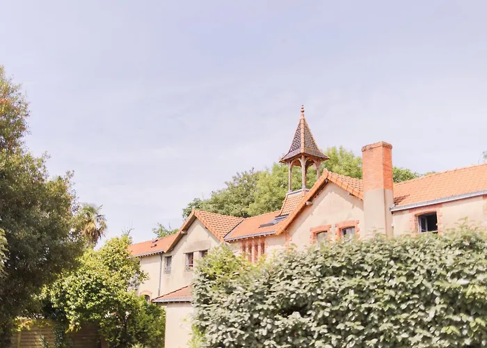 Отель Domaine De Brandois Les Achards (Vendee)