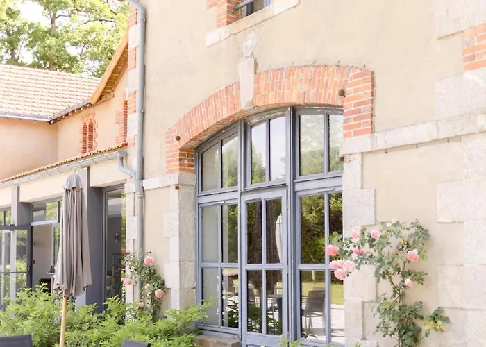 Отель Domaine De Brandois 2*