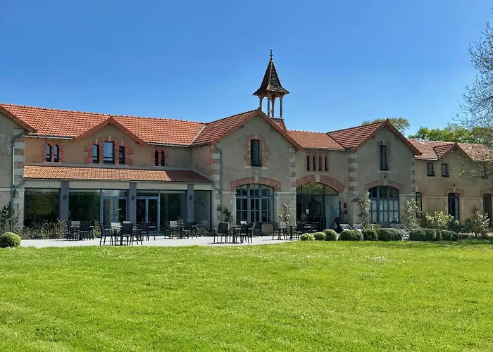 Отель Domaine De Brandois 2*